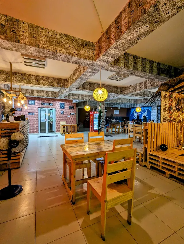 The entrance and counter at Hogwarts Cafe
